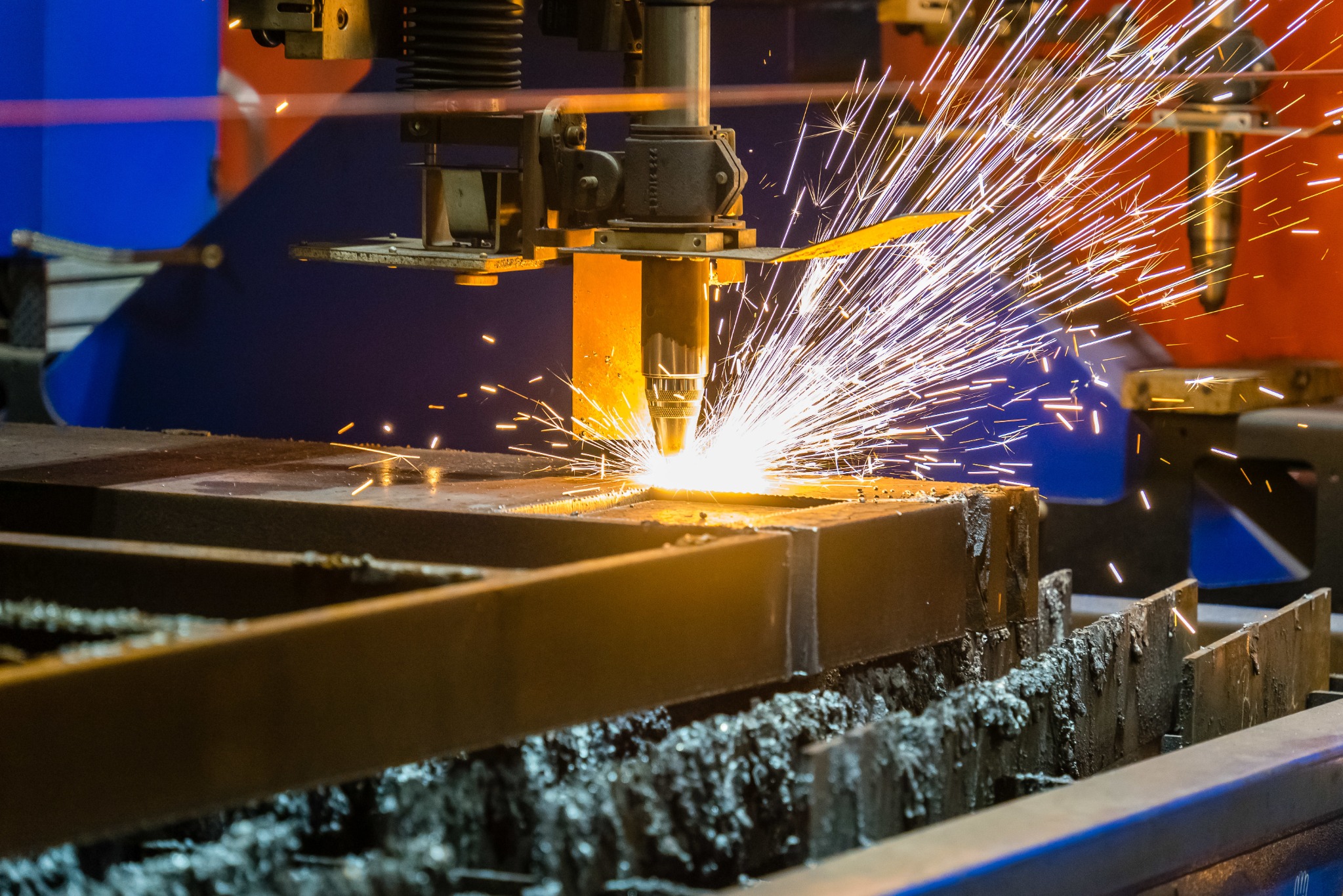 Metal cutting machine